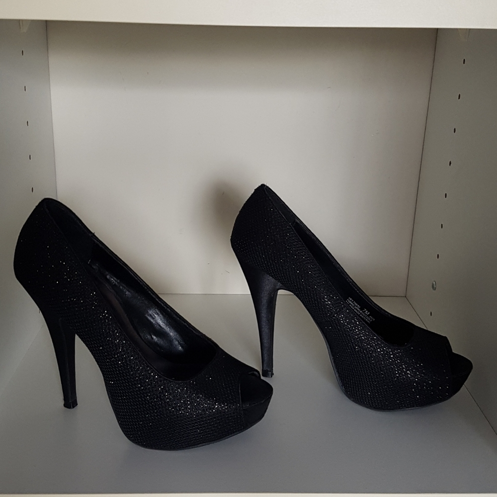 Chinese Laundry peep toe platform pumps - Picture 2 of 8
